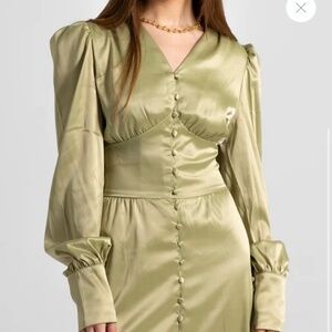 LONG SLEEVE GREEN MIDI DRESS